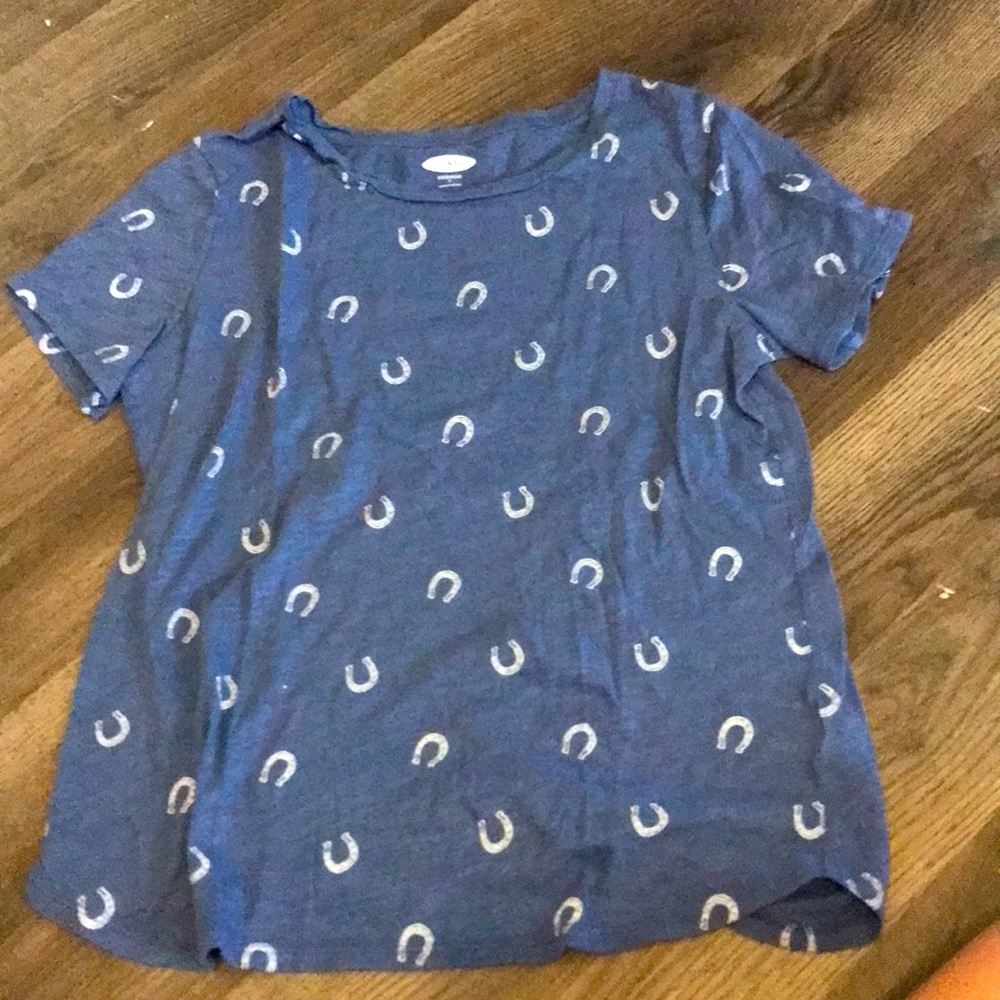 Horseshoe tee